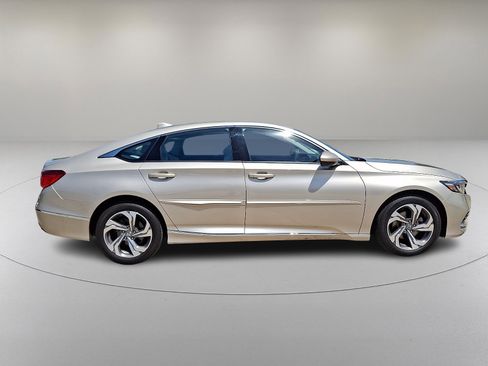 Used 2019 Honda Accord EX image 12