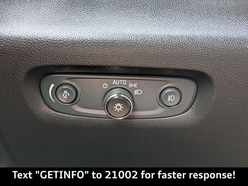 Used 2018 Chevrolet Traverse LT image 28