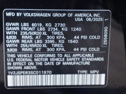 Certified 2025 Volkswagen ID.4 Pro S Plus w/ ID.4 Black Package AWD/4WD image 29