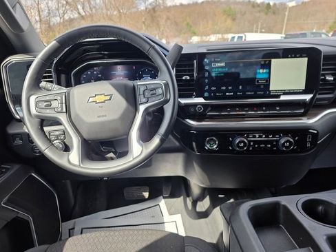 Used 2024 Chevrolet Silverado 1500 LT w/ Protection Package AWD/4WD image 4