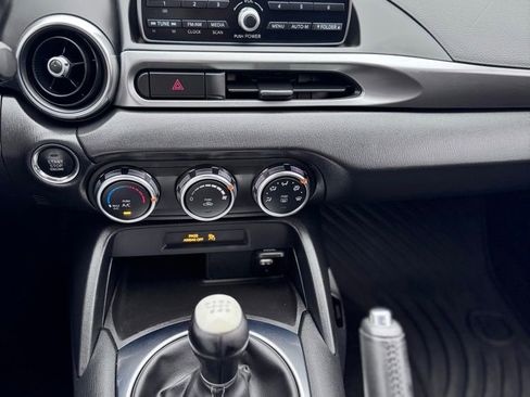 Used 2018 FIAT 124 Spider Classica image 12