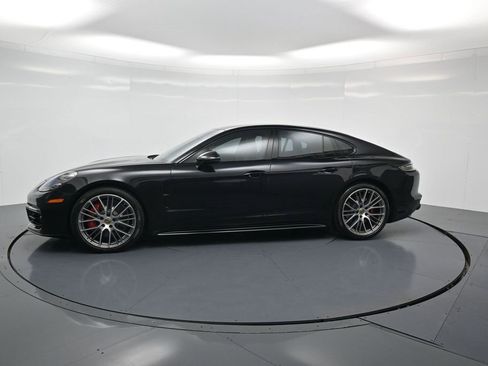 Used 2023 Porsche Panamera GTS image 2