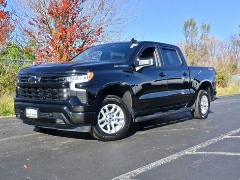Used 2023 Chevrolet Silverado 1500 RST image 2