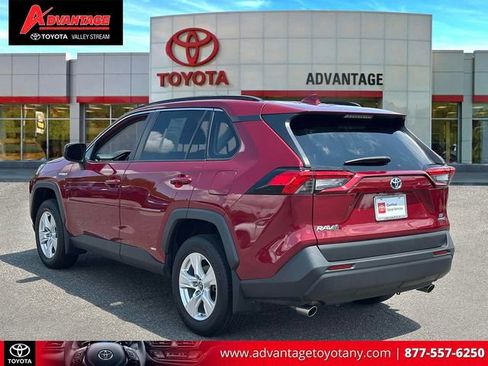 Used 2021 Toyota RAV4 LE AWD/4WD image 8