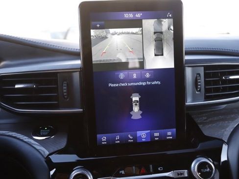 Used 2021 Ford Explorer Platinum w/ Equipment Group 601A image 32