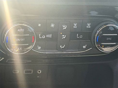 Used 2023 Buick Encore GX Select w/ Safety Package II image 15