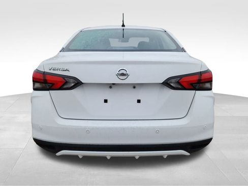 Used 2021 Nissan Versa S image 6