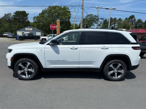 Used 2022 Jeep Grand Cherokee Limited 4xe image 5
