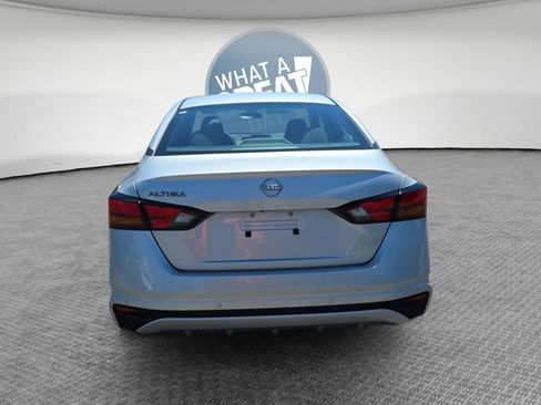 Used 2023 Nissan Altima 2.5 S FWD image 5