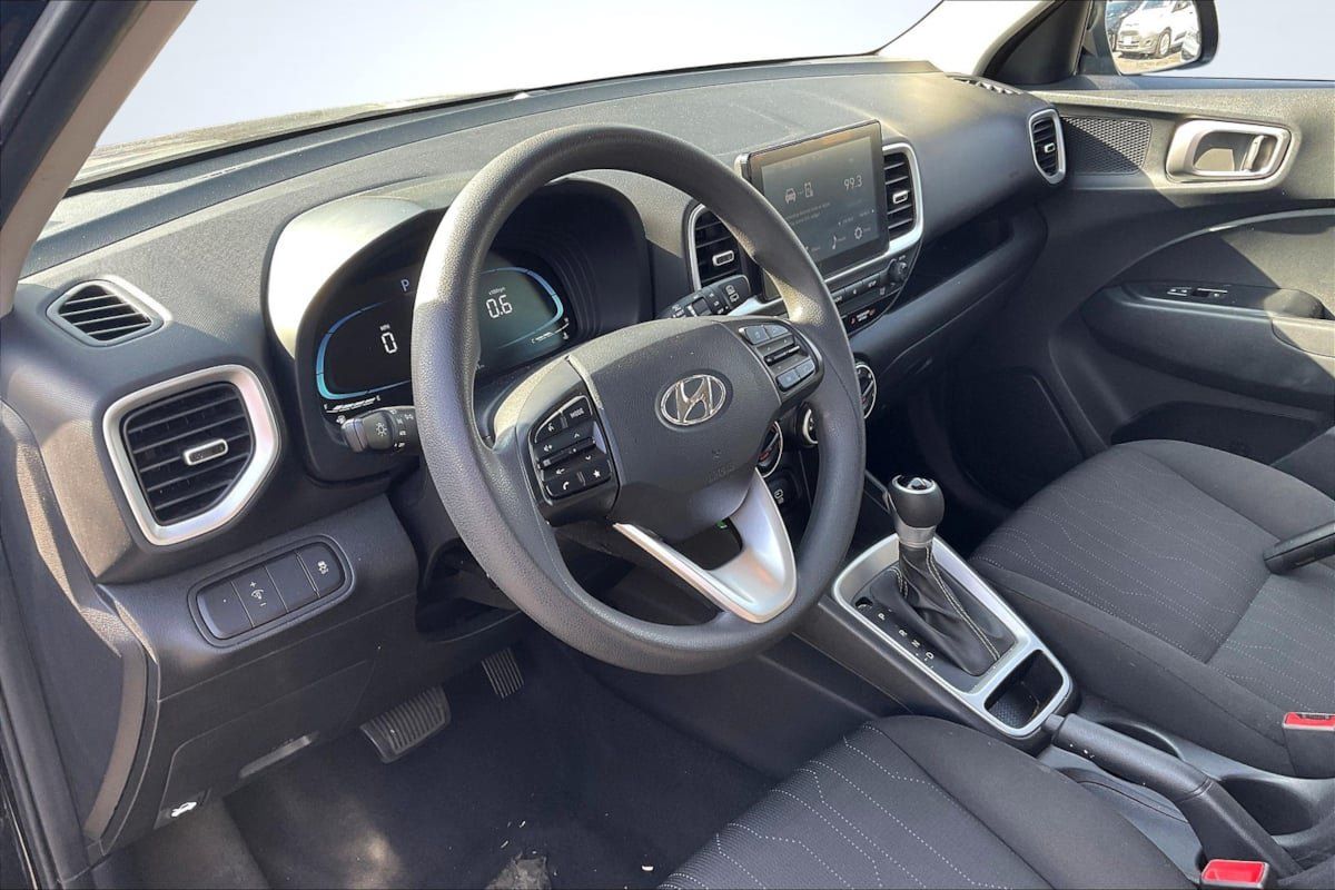 Used 2024 Hyundai Venue SE FWD image 14