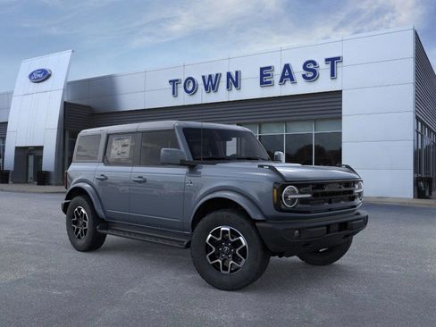 New 2025 Ford Bronco Outer Banks image 7