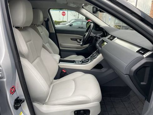 Used 2017 Land Rover Range Rover Evoque SE Premium AWD/4WD image 32