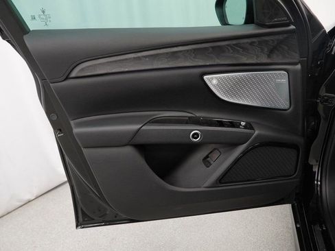 Used 2023 Maserati Grecale Modena image 37