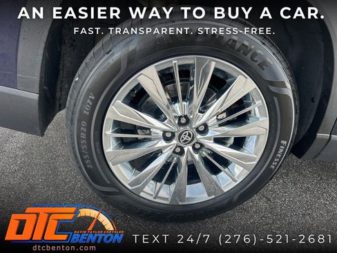 Used 2024 Toyota Grand Highlander AWD image 39