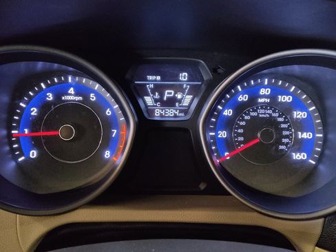 Used 2016 Hyundai Elantra SE FWD image 23