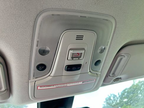 Used 2022 Toyota Prius L Eco FWD image 26