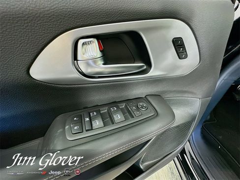 New 2026 Chrysler Pacifica Limited w/ S Appearance Package image 21