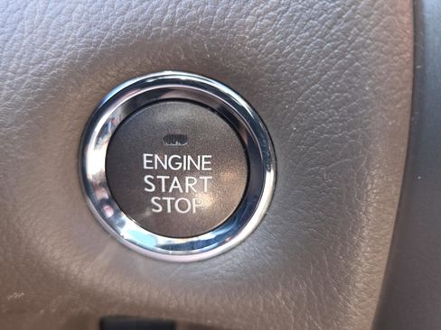 Used 2018 Lexus GX 460 Premium w/ Premium Package image 32