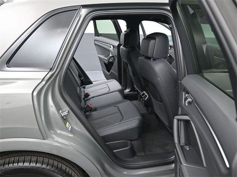 New 2025 Audi Q3 2.0T Premium image 13