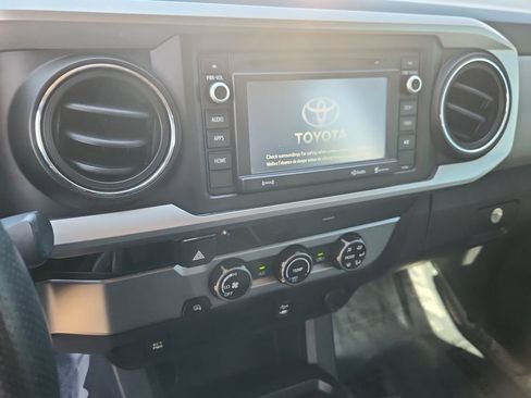 Used 2017 Toyota Tacoma SR5 RWD image 24