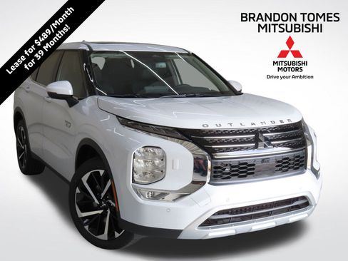 New 2025 Mitsubishi Outlander SE image 1