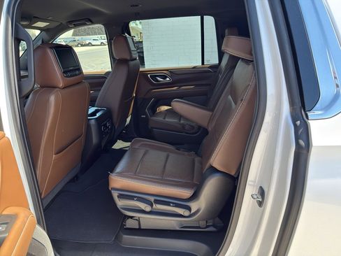 Used 2021 Chevrolet Suburban High Country AWD/4WD image 29