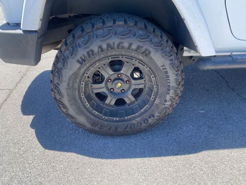 Used 2013 Jeep Wrangler Sport AWD/4WD image 5