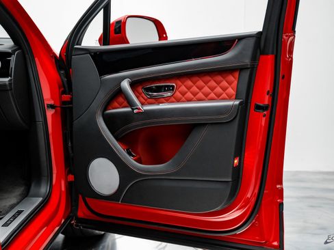 Used 2019 Bentley Bentayga image 88