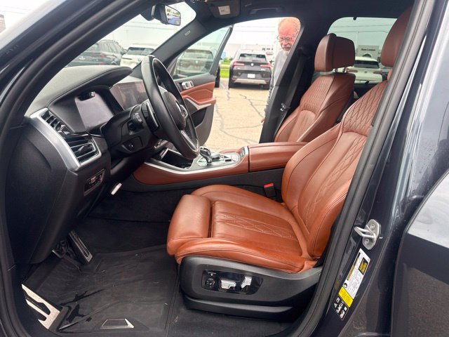 Used 2022 BMW X5 xDrive40i w/ M Sport Package AWD/4WD image 15
