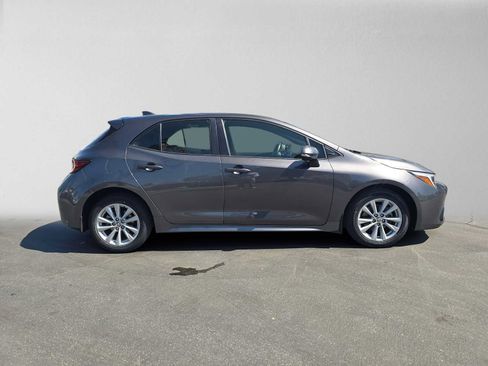 Used 2023 Toyota Corolla SE FWD image 2