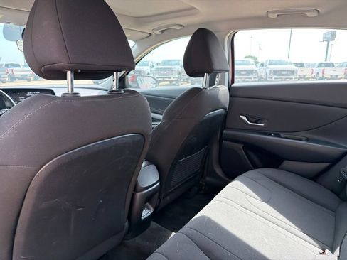Used 2025 Hyundai Elantra SEL FWD image 15