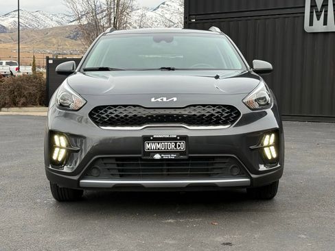 Used 2022 Kia Niro LXS image 3