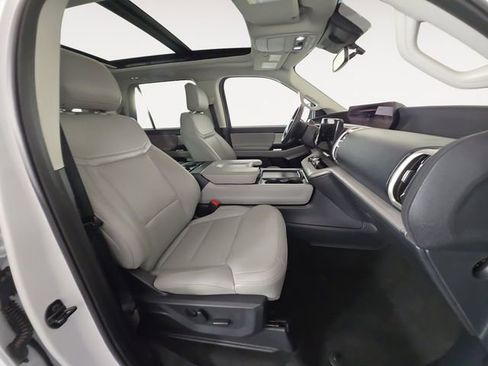 Certified 2025 Ford Expedition Active AWD/4WD image 15