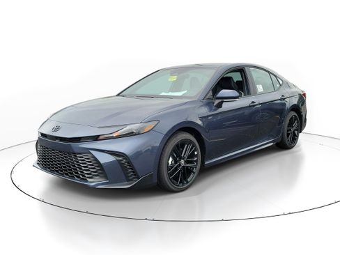 New 2026 Toyota Camry SE FWD image 2