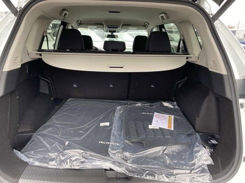New 2026 Nissan Rogue SV w/ Cold Weather Package AWD/4WD image 5