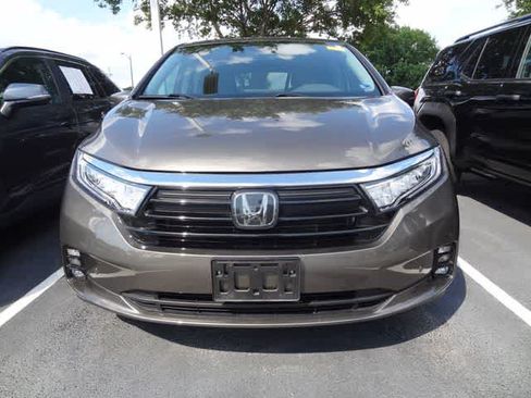 Used 2023 Honda Odyssey Elite image 2