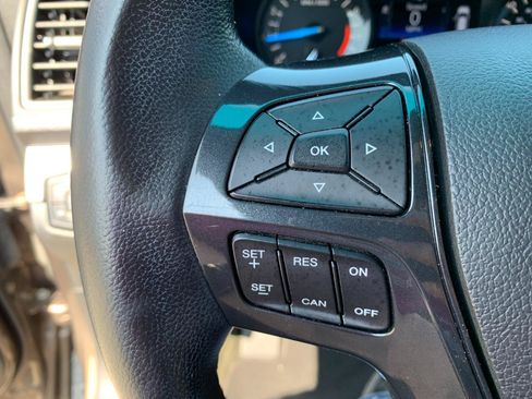 Used 2016 Ford Explorer XLT AWD/4WD image 16