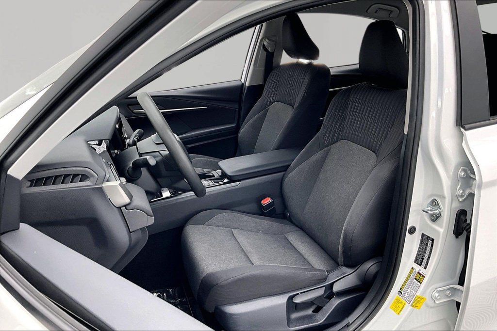 Used 2025 Toyota Camry LE FWD image 25