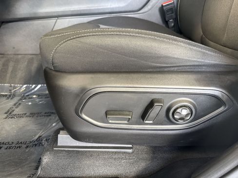 Used 2023 Jeep Grand Cherokee L Laredo image 14