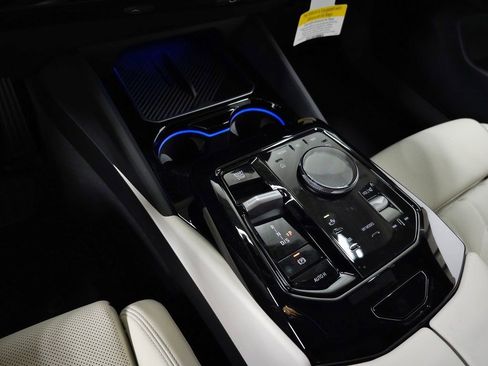 New 2026 BMW 530i xDrive image 30