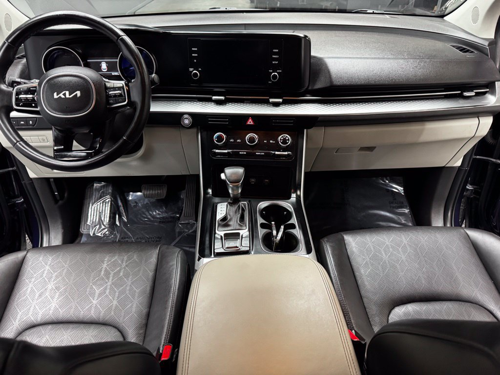 Used 2024 Kia Carnival LX FWD image 38