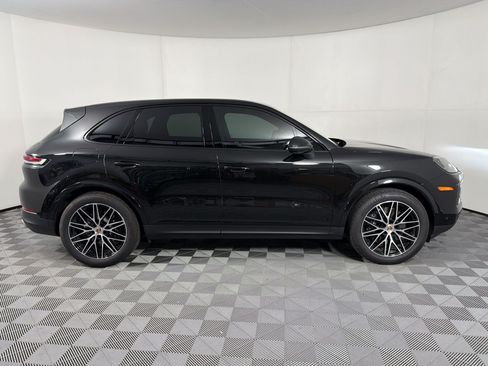 Certified 2026 Porsche Cayenne AWD/4WD image 8