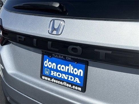 New 2026 Honda Pilot Sport image 6