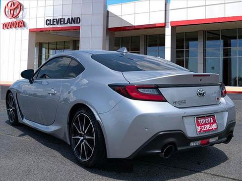 Used 2025 Toyota GR86 RWD image 4