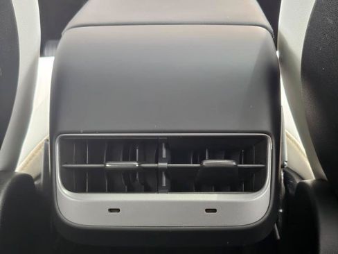 Used 2023 Tesla Model Y AWD image 62