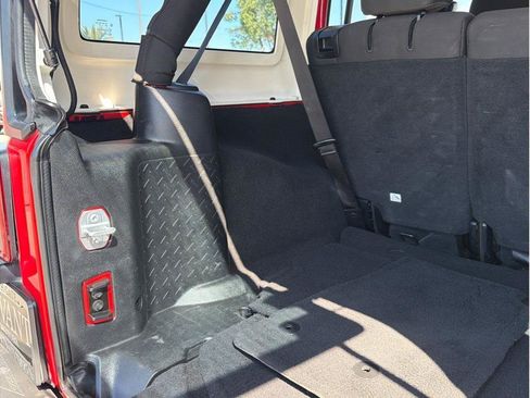 Used 2015 Jeep Wrangler Unlimited Sport AWD/4WD image 25
