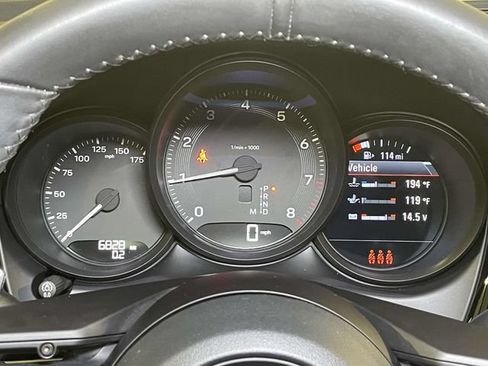 Certified 2026 Porsche Macan AWD/4WD image 42