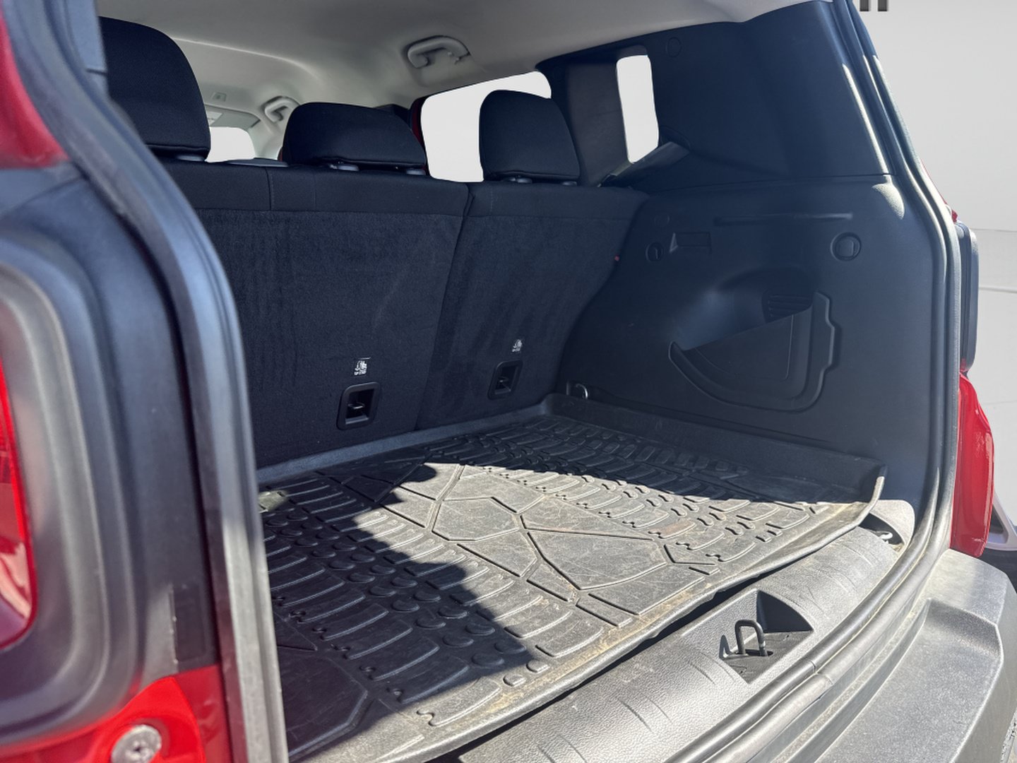 Used 2023 Jeep Renegade Latitude AWD/4WD image 14