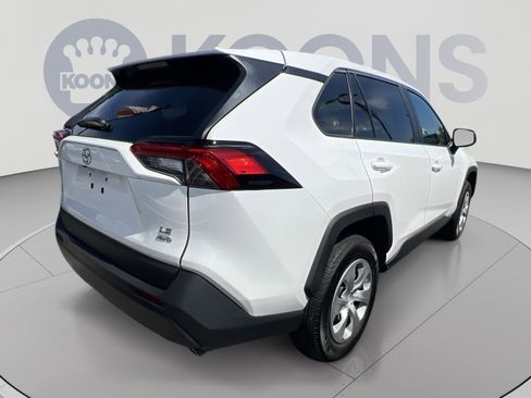 Used 2025 Toyota RAV4 LE AWD/4WD image 4