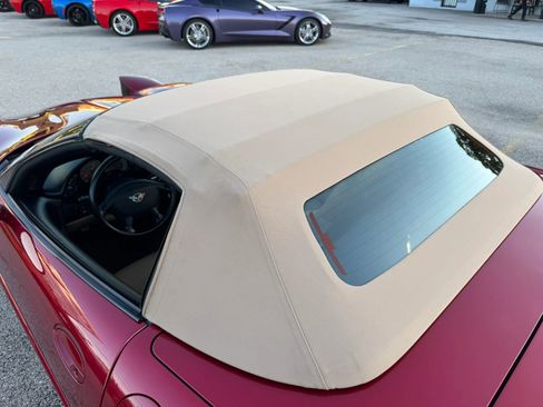 Used 2000 Chevrolet Corvette Convertible w/ Memory Pkg RWD image 40